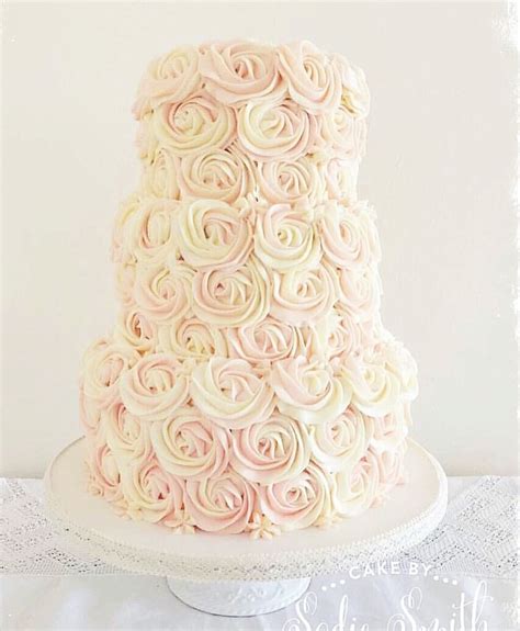 Rose Swirled Buttercream Wedding Cake In 2020 Luxury Wedding Cake