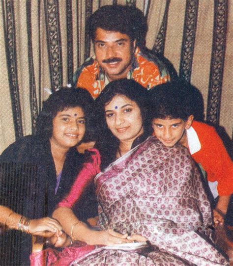 Our mega star mammootty and his wife sulfath mammootty celebrating their wedding anniversary today. Malayalam Actor Mammootty Family Pics - MERE PIX