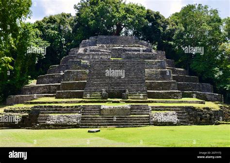 The Jaguar Temple In Its Entirety At Lamanai Belize Stock Photo Alamy