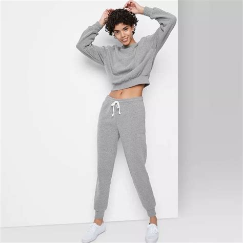 46 Pairs Of The Most Comfortable Sweatpants According To R29 Editors