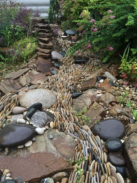 Dry River Bed Landscaping Ideas To Try In 2022 A Nest With A Yard Dry