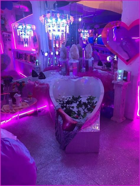 39 Inspiration For Aesthetic Room Designs Make Your Room Look Instagramable Casdel Neon