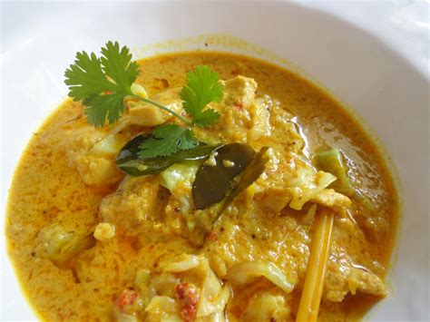 Malaysian Chicken Yellow Curry Makan With Cherry