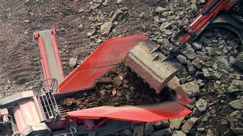 Sandvik Qj341 Mobile Jaw Crusher With Pre Screen Youtube