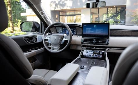 2022 Lincoln Navigator Updated Luxury Hands Free Driving Full Size Suv