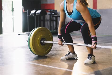 Four Benefits Of Weight Lifting For Women Trainer Joes