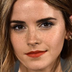 The Real Reason Emma Watson Won T Take Selfies With Fans ZergNet
