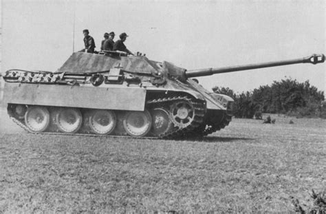 Pin By Michael Decarlo On Jagdpanthers German Tanks Ww2 Tanks