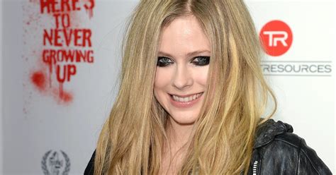 Why Do People Think Avril Lavigne Is Dead This Popular Conspiracy