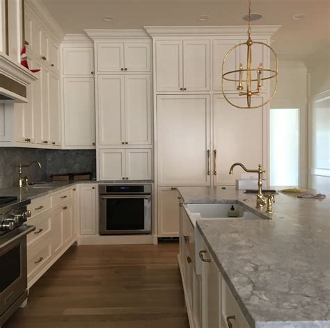 Kitchen Cabinets To Ceiling Achieving A Sleek And Modern Look Decoomo