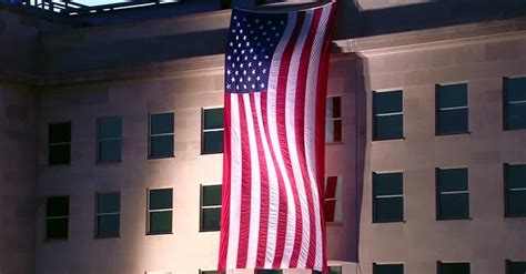 American Flag Unfurled At Pentagon For Sept 11 The New York Times
