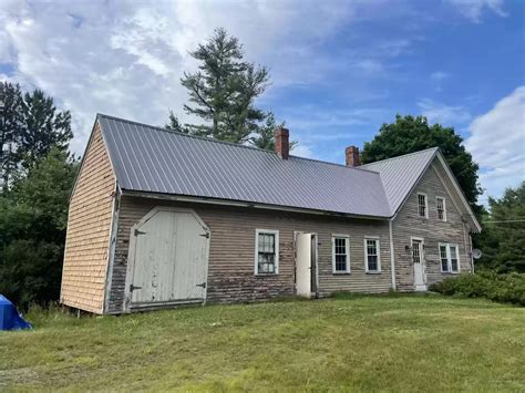 c.1840 Brick Colonial Farm House For Sale w/ Workshop, Pond, 133 Acres
