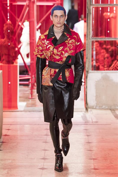 You must have spotted it on your instagram; MAISON MARGIELA SPRING SUMMER 2019 MEN'S COLLECTION | The ...