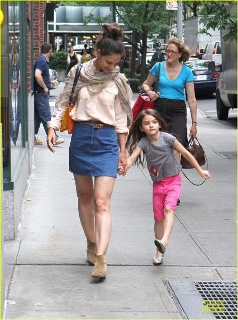 Katie holmes has become a pro at balancing life as a mom and girlfriend. Katie Holmes & Suri: Back in the Big Apple: Photo 2668408 ...