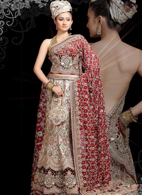 Traditional And Modern Wedding Saree From Indian Wedding Dresses Simple Wedding Dresses Prom