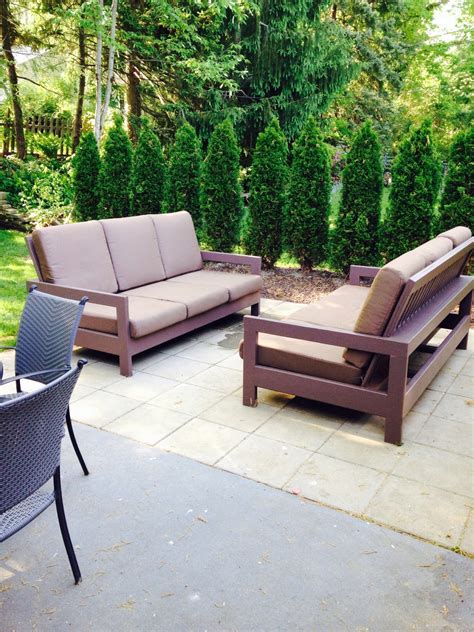 Adding a little furniture to the outdoor space, patio or garden can increase the overall beauty of the home. Ana White | Outdoor patio couches - DIY Projects