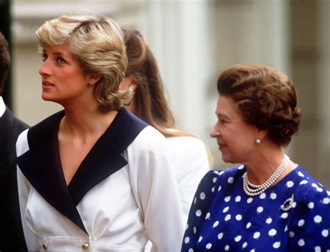 The Public Supported Princess Diana After Divorce From Prince Charles Why Was The Queen Confused