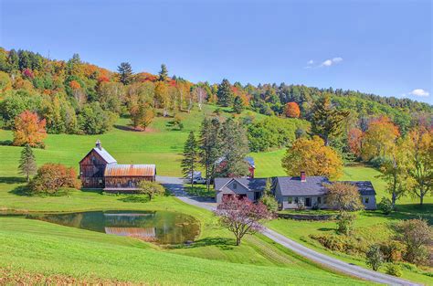 Vermont Fall Colors At The Pomfret Sleepy Hollow Farm Photograph By