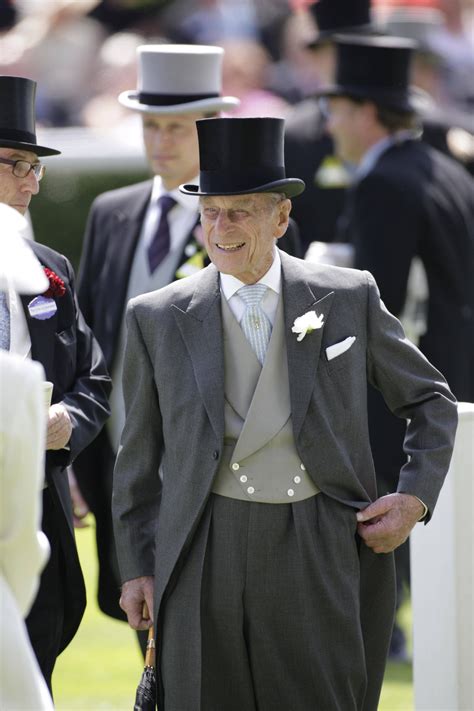 Герцог эдинбургский умер утром 9 апреля в виндзорском замке. Герцог Эдинбургский Филипп отмечает 95-летие | Портрет ...