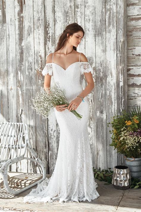 Kaufen sie die besten brautkleider 2021 online bei irenekleider.de. Weißes Brautkleid aus Spitze mit Off-Shoulder- und ...