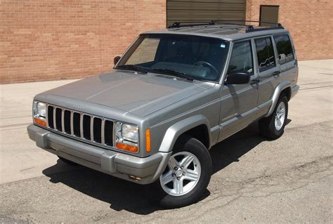 20k Mile 2000 Jeep Cherokee Limited For Sale On Bat Auctions Sold For