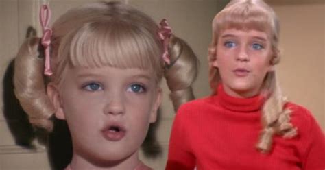 14 teeny details you never noticed in the brady bunch