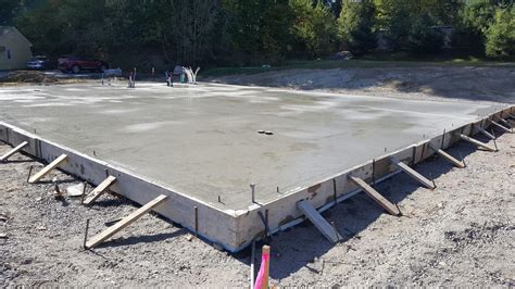 How To Form And Pour A Concrete Slab Concrete Slab Concrete Slab