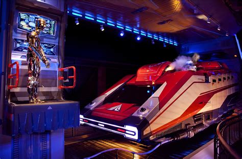 Star Tours The Adventures Continue Brings Star Wars Thrills In 3 D To