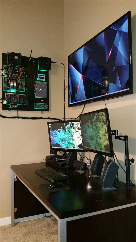 To make your customers' experience great, make sure that you install fast gpus on the machines you want to use for gaming in your cafe. How To: The Ultimate Gaming PC | Gaming room setup, Wall ...