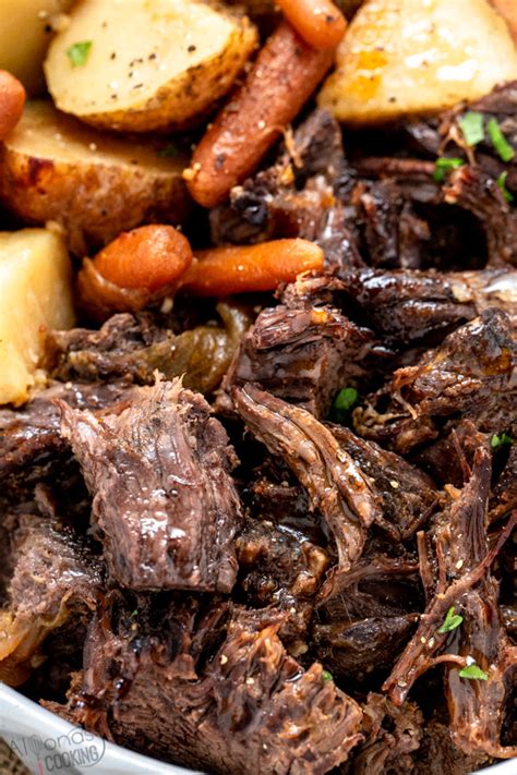 Name originates from the muscle groups extending across the main rib bones of the chuck, thus the name cross rib. Crock Pot Cross Rib Roast Boneless - How To Cook A Pot ...