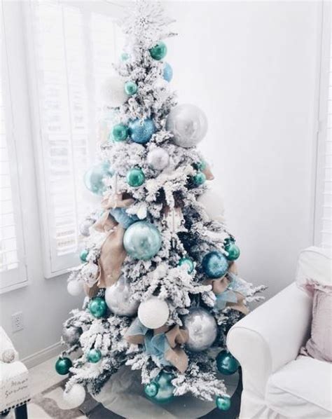 62 Silver And Blue Décor Ideas For Christmas And New Year Digsdigs