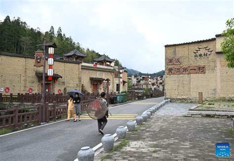 Fujian In Einem Traditionellen Dorf Den Reiswein Genießencn