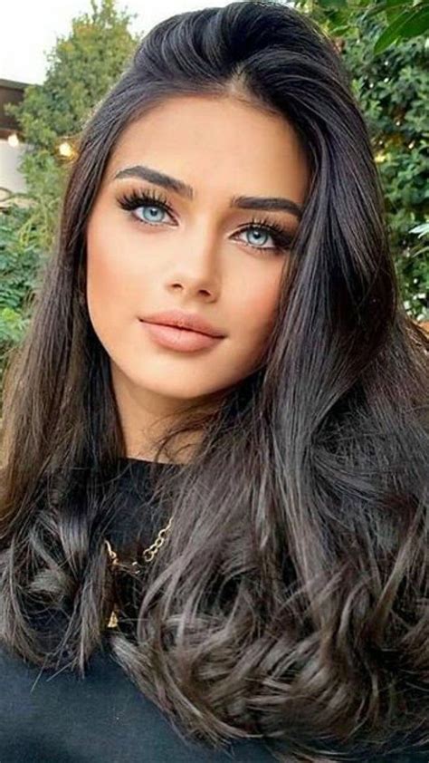 Pin By Snowdrop On Beautiful Eyes Brunette Beauty Most Beautiful Eyes Beautiful Hair