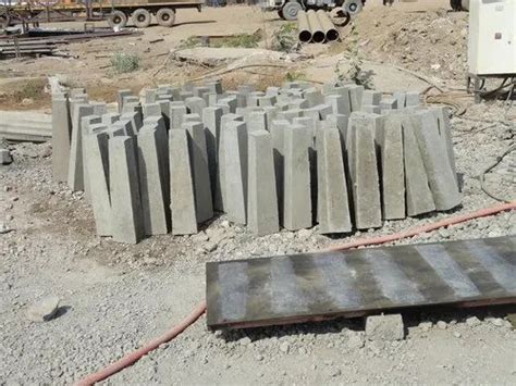 Slab Gray Concrete Kilometer Stone For Landscaping At Rs 500unit In