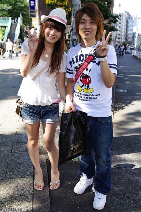 Japanese Couple In Shibuya A Japanese Couple In Shibuya N Flickr