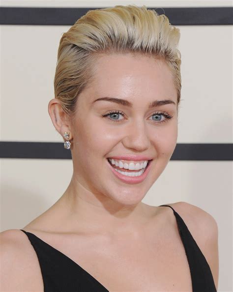 Miley cyrus shared a series of wild snapshots to her instagram account on friday. Miley Cyrus Hannah Montana Anniversary Hair | Teen Vogue