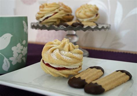 Lauralovescakes Viennese Whirls And Fingers