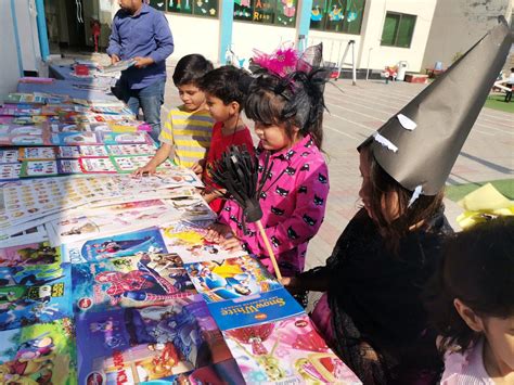 𝐁𝐨𝐨𝐤𝐬 𝐚𝐫𝐞 𝐭𝐡𝐞 𝐤𝐞𝐲𝐬 𝐭𝐡𝐚𝐭 𝐮𝐧𝐥𝐨𝐜𝐤 𝐨𝐮𝐫 𝐦𝐢𝐧𝐝𝐬, 𝐭𝐫𝐚𝐧𝐬𝐩𝐨𝐫𝐭𝐢𝐧𝐠 𝐮𝐬 𝐭𝐨 𝐥𝐢𝐦𝐢𝐭𝐥𝐞𝐬𝐬