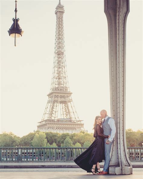 Sunrise Love Story Shoot Eiffel Tower In Paris Paris Couple Pictures