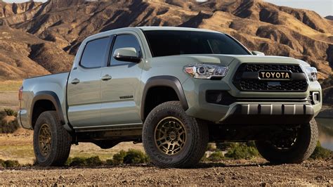 2022 Toyota Tacoma Red Accessories