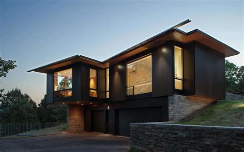 Modern Lake House Opens Towards The Blue Ridge Mountains