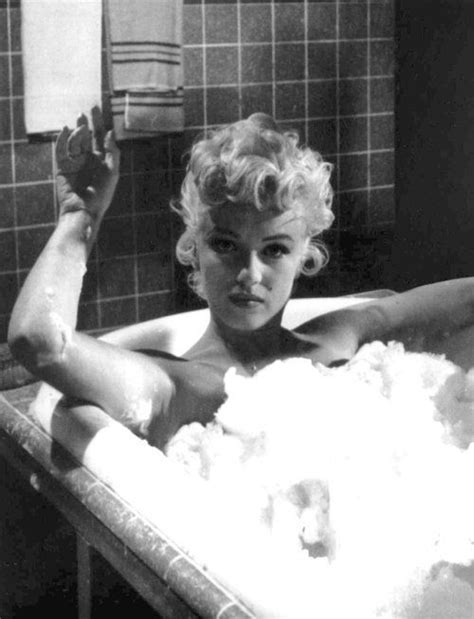 Marilyn Monroe On The Set Of ‘the Seven Year Itch 1955 Marilyn