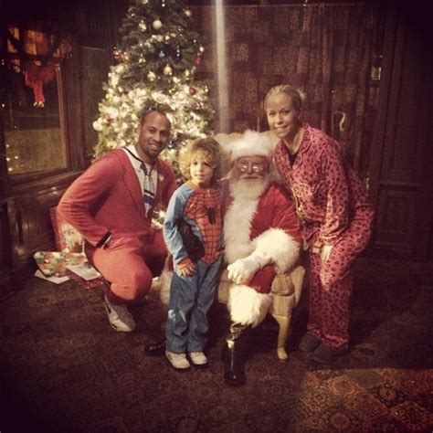 Kendra Wilkinson Baskett Poses With Santa In Pajamas E Online