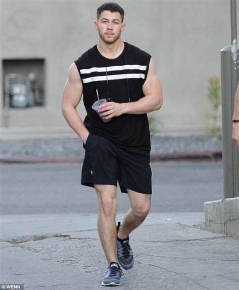 Nick Jonas Shows Off His Arm Muscles At The Gym Daily Mail Online