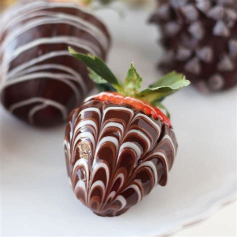 Chocolate Covered Strawberries Handle The Heat