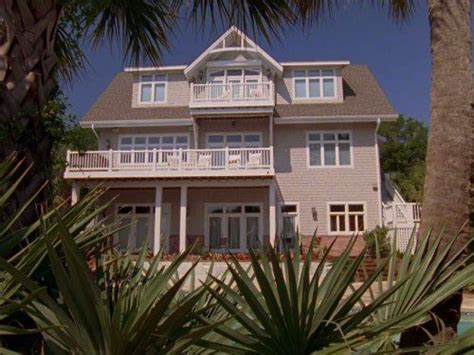 One Tree Hill 2003 House On A Hill House House Styles