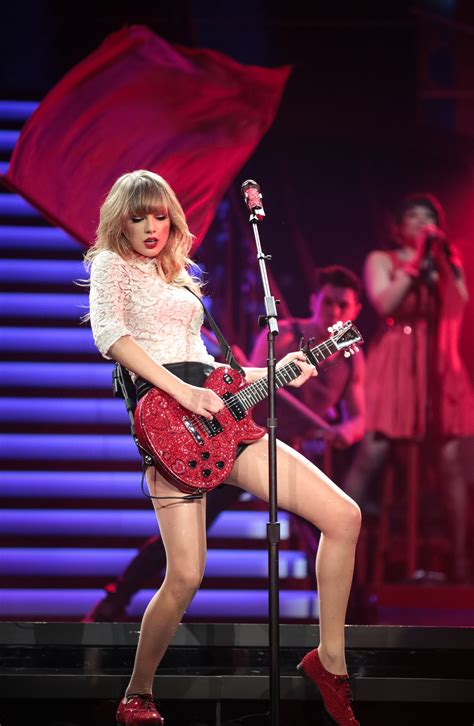 She Can Actually Play The Guitar 14 Reasons You Cant Help But Love