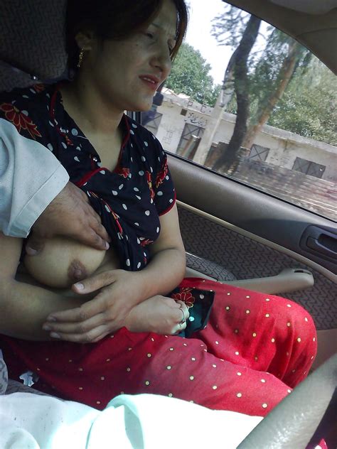 Pakistani Prostitute In Car 16 Imgs