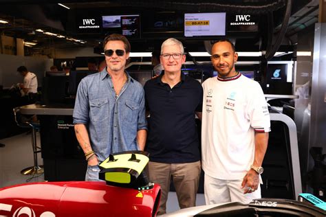 Photo Brad Pitt Avec Tim Cook Et Lewis Hamilton Lors Du Grand Prix De