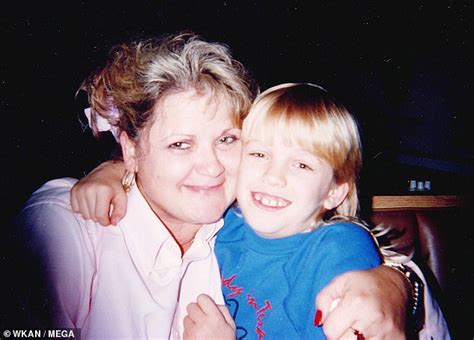 Anna Nicole Smiths Mother Dies After A Long Battle With Cancer Big World Tale